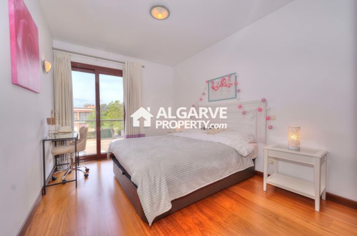 Image No.13-5 Bed Townhouse for sale