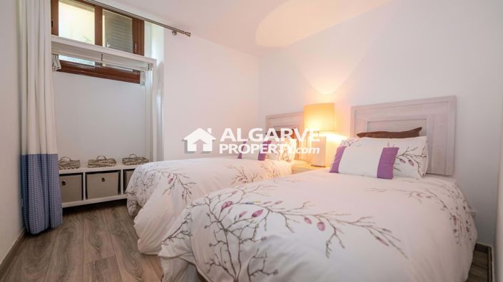 Image No.29-5 Bed Townhouse for sale