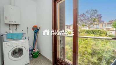 3-12032-78d1f4f8b6655591b02d22fabb36a692d73cc