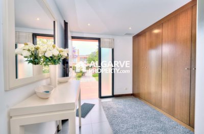 3-12032-78d1f4f8b6655591b02d22fabb36a692d73cc