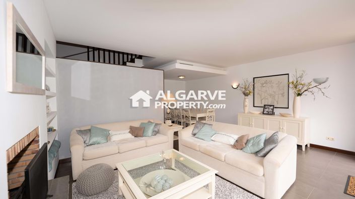 Image No.45-5 Bed Townhouse for sale