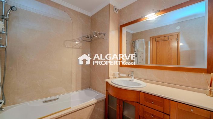 Image No.8-4 Bed Villa for sale