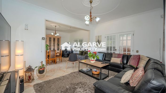 Image No.2-5 Bed Villa for sale