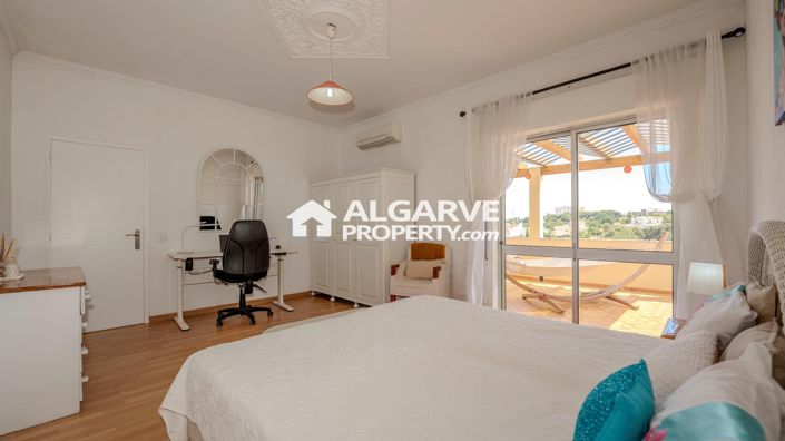 Image No.9-5 Bed Villa for sale