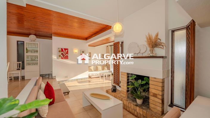 Image No.21-4 Bed Semi-Detached for sale