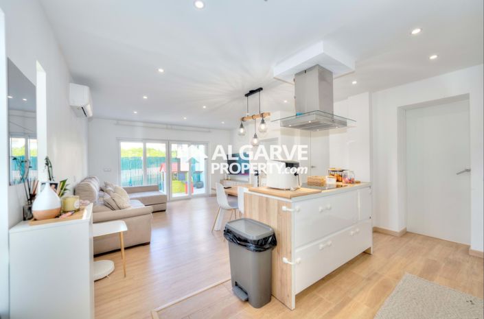 Image No.34-4 Bed Semi-Detached for sale