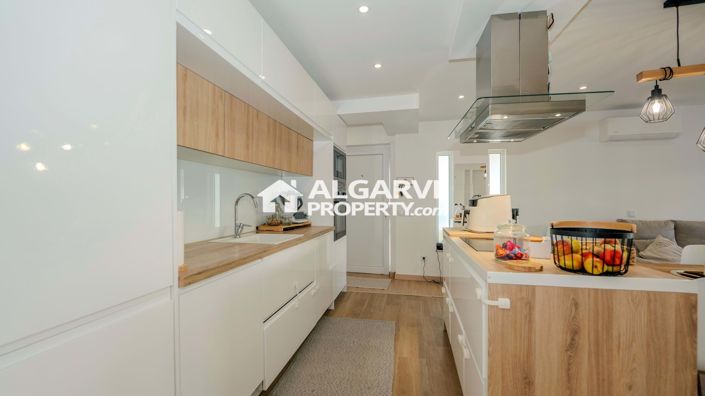 Image No.37-4 Bed Semi-Detached for sale