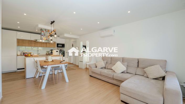 Image No.38-4 Bed Semi-Detached for sale