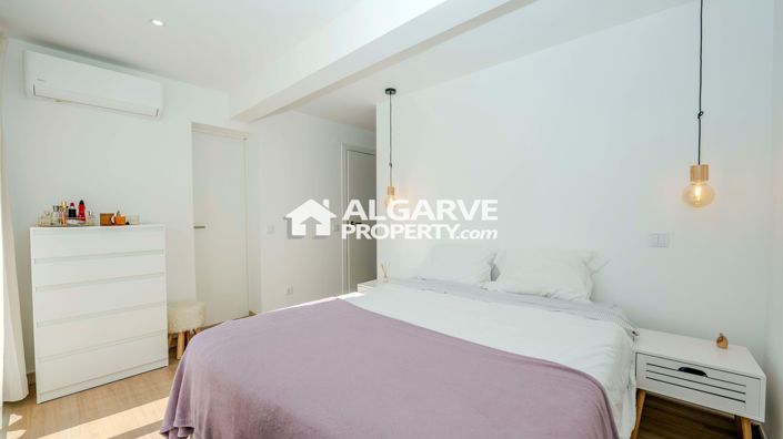 Image No.41-4 Bed Semi-Detached for sale