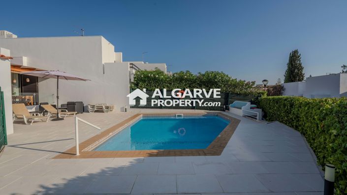 Image No.58-4 Bed Semi-Detached for sale