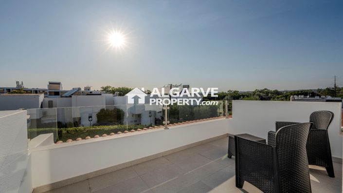 Image No.6-4 Bed Semi-Detached for sale