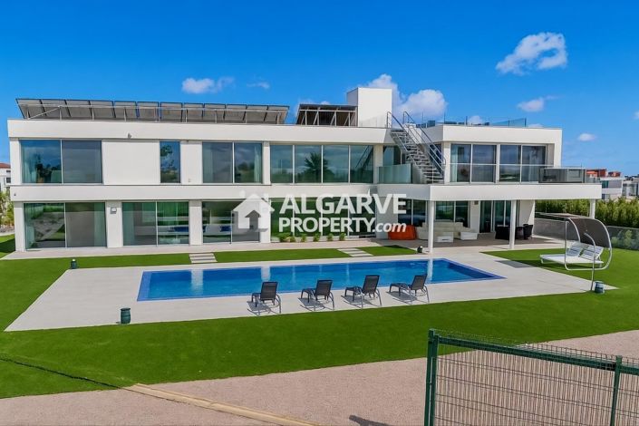 Image No.1-5 Bed Villa for sale