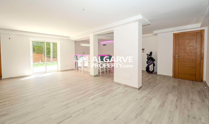 Image No.29-4 Bed Villa for sale