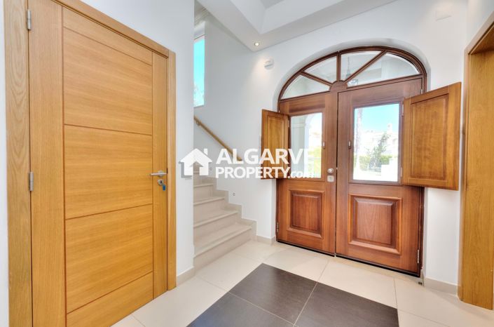 Image No.9-4 Bed Villa for sale