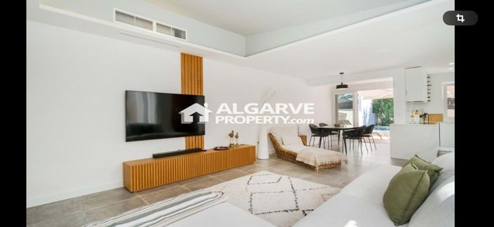 Image No.14-3 Bed Townhouse for sale