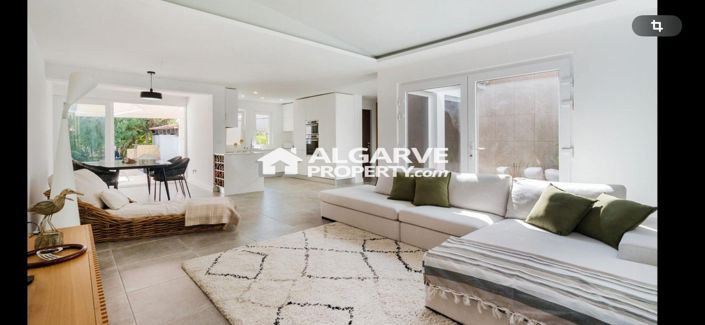 Image No.2-3 Bed Townhouse for sale