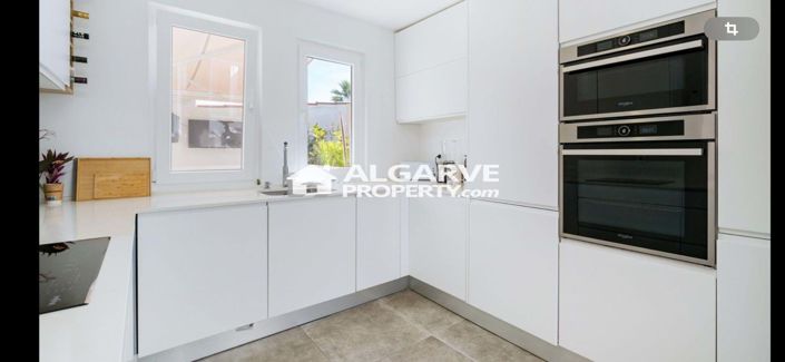 Image No.22-3 Bed Townhouse for sale