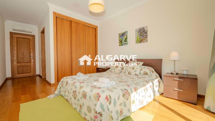 Image No.14-Jumelé de 4 chambres à vendre à Vilamoura