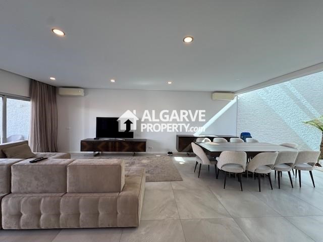 Image No.10-5 Bed Semi-Detached for sale