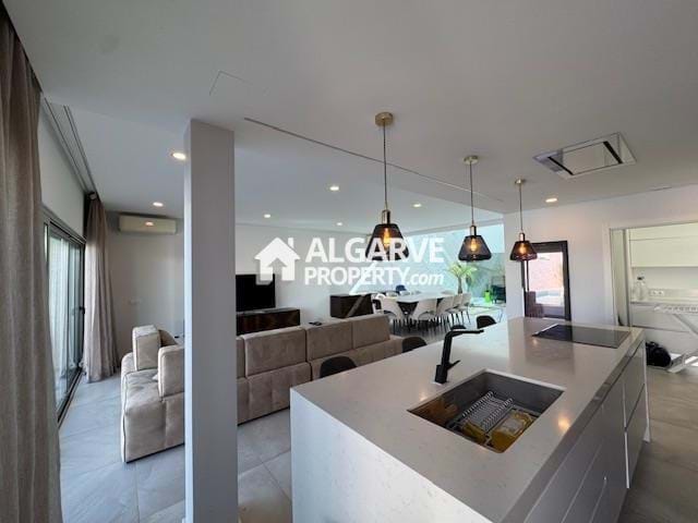 Image No.11-5 Bed Semi-Detached for sale