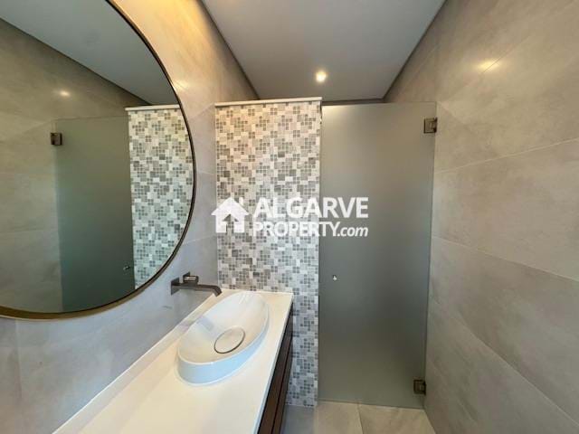 Image No.15-5 Bed Semi-Detached for sale