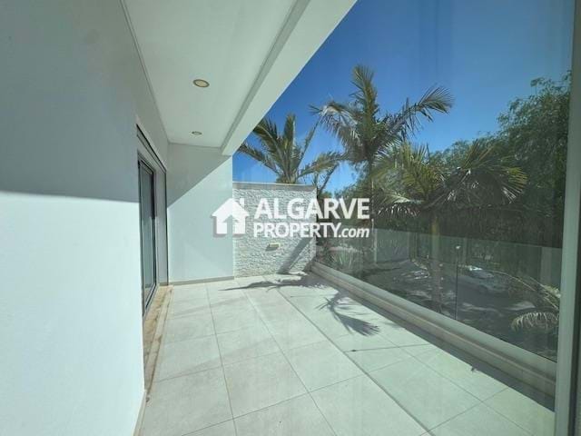 Image No.23-5 Bed Semi-Detached for sale