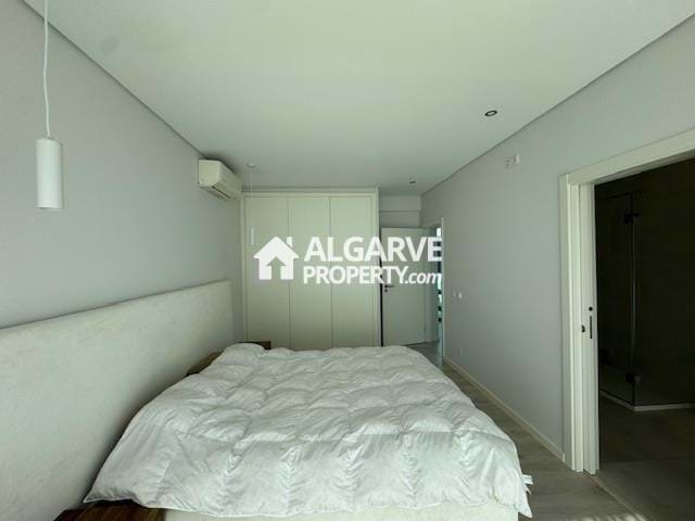 Image No.24-5 Bed Semi-Detached for sale