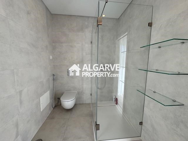 Image No.26-5 Bed Semi-Detached for sale