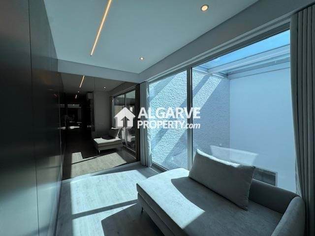 Image No.35-5 Bed Semi-Detached for sale