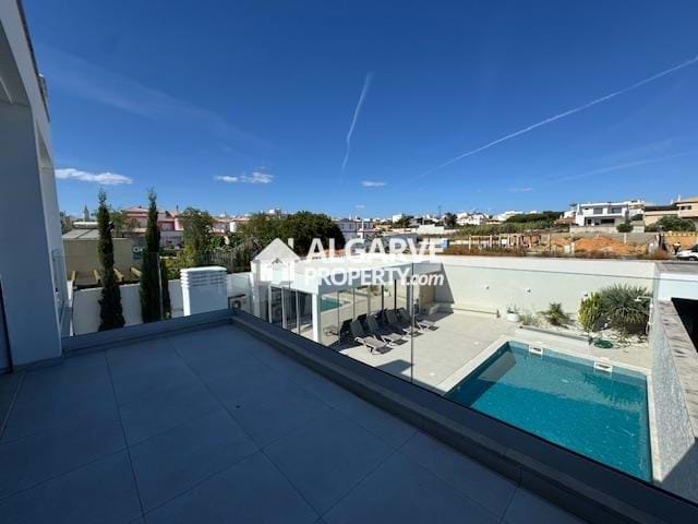 Image No.41-5 Bed Semi-Detached for sale