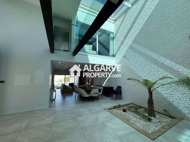 Image No.5-5 Bed Semi-Detached for sale