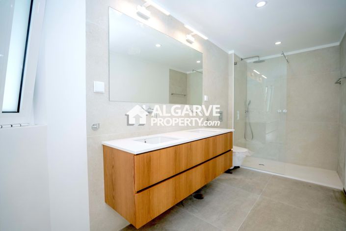 Image No.35-4 Bed Villa for sale