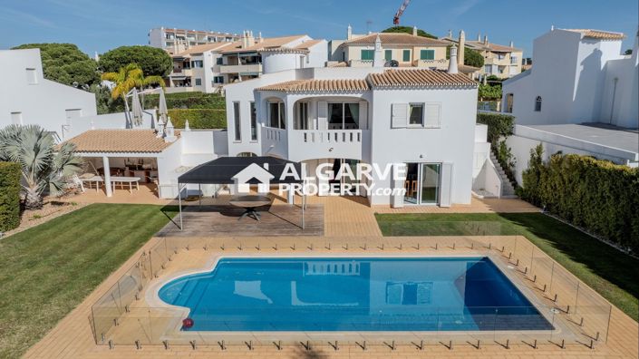 Image No.1-4 Bed Villa for sale