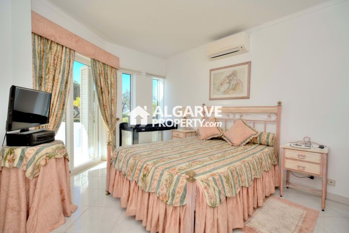 Image No.18-4 Bed Villa for sale