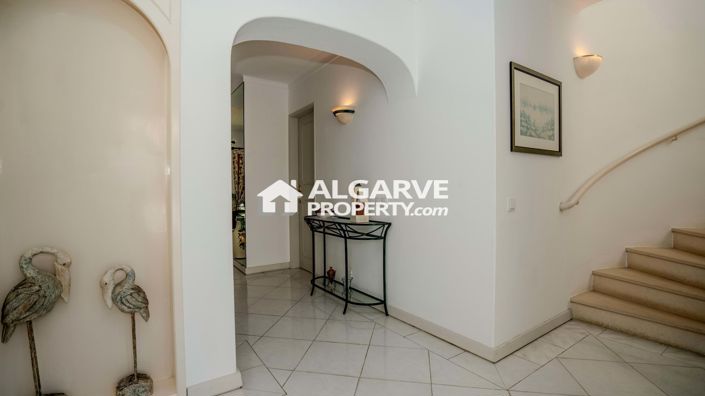 Image No.25-4 Bed Villa for sale