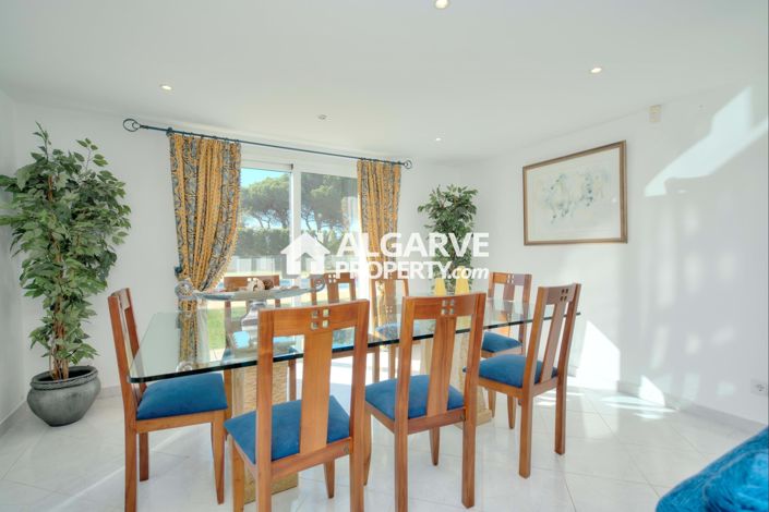 Image No.3-4 Bed Villa for sale