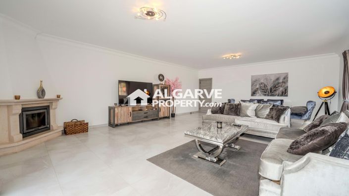 Image No.6-5 Bed Villa for sale