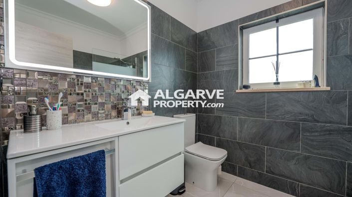 Image No.29-5 Bed Villa for sale