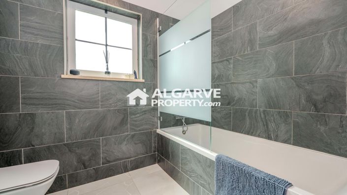 Image No.30-5 Bed Villa for sale