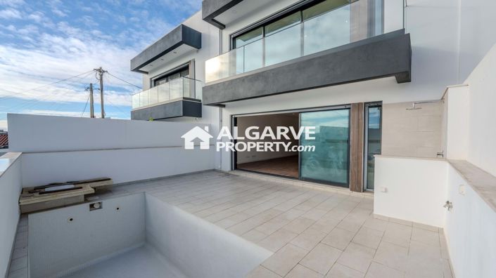 Image No.11-4 Bed Townhouse for sale