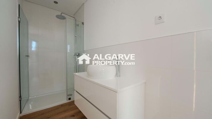 Image No.23-4 Bed Townhouse for sale