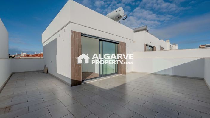 Image No.4-4 Bed Townhouse for sale