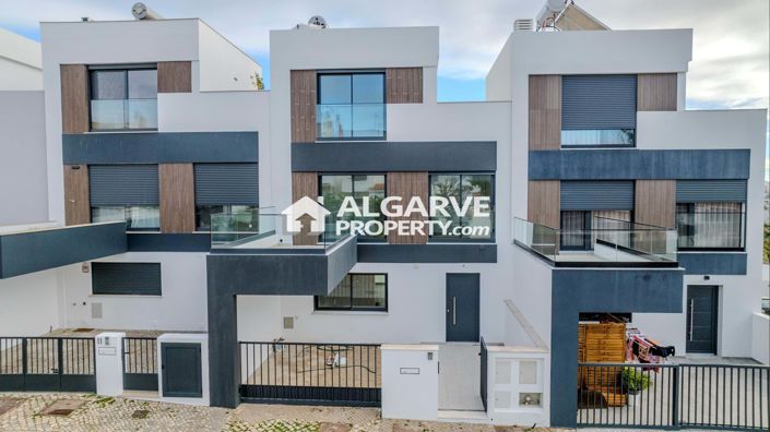 Image No.5-4 Bed Townhouse for sale