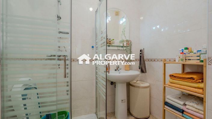 Image No.18-2 Bed Apartment for sale