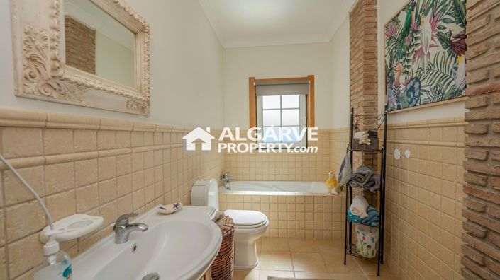 Image No.38-4 Bed Villa for sale