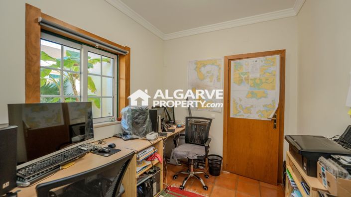 Image No.40-4 Bed Villa for sale