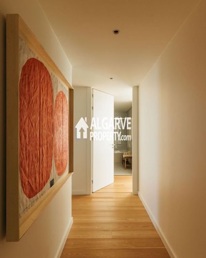 Image No.18-3 Bed Apartment for sale