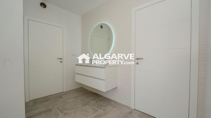 Image No.20-4 Bed Villa for sale