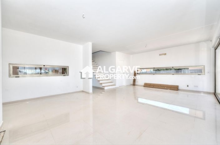 Image No.7-4 Bed Villa for sale