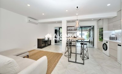 3-12237-78d1f4f8b6655591b02d22fabb36a692d73cc